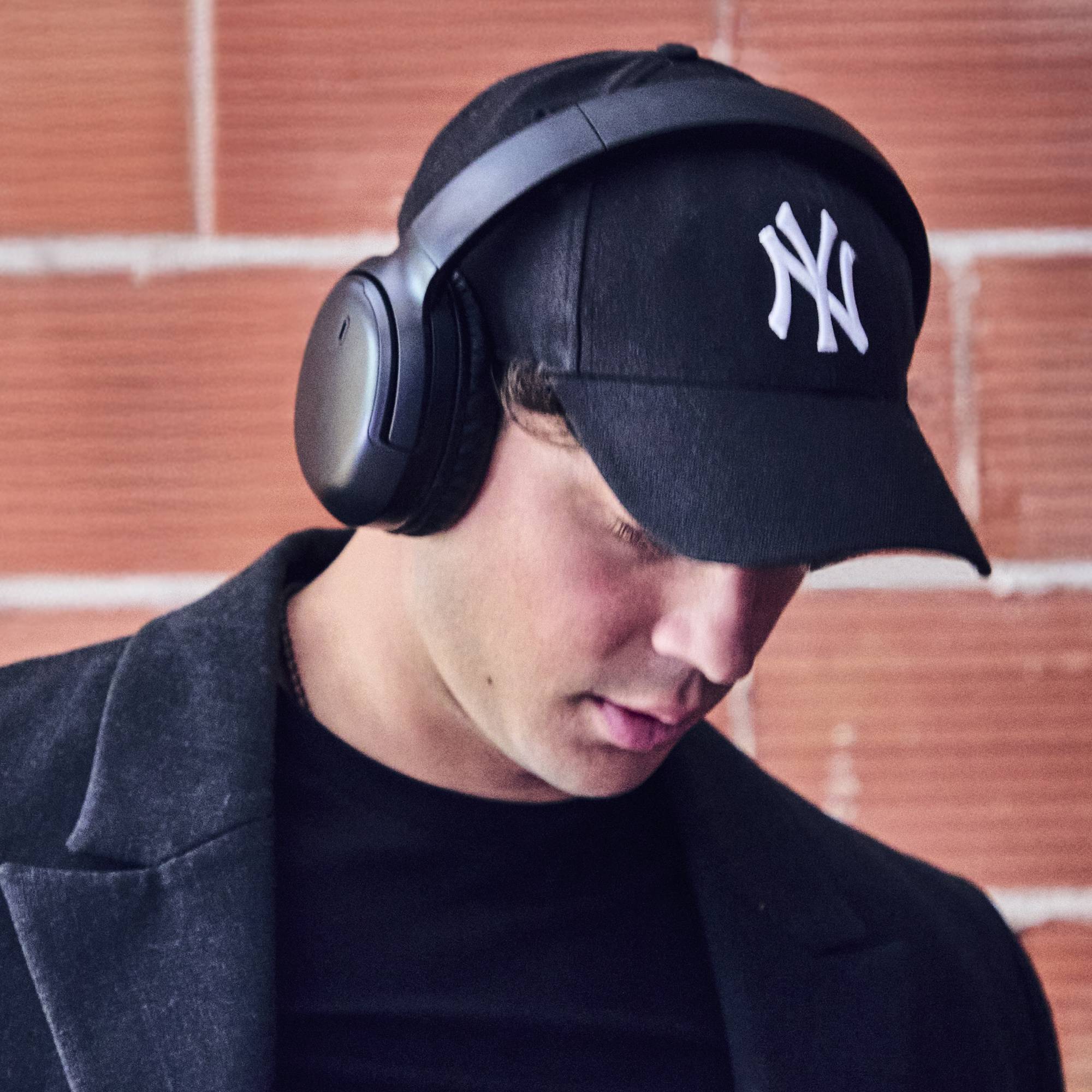 Rizz Headphones - Image 4
