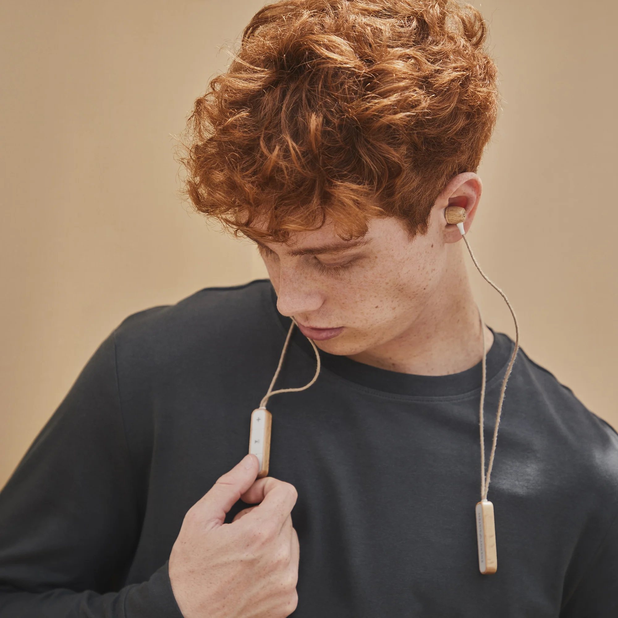 Earphones Eco Bluetooth Beech Wood - Image 4